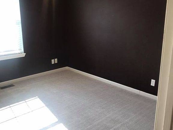 3rd image of 350 Green Briar Dr