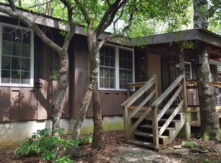 180 Hilltop Ln, Mountain Rest, SC 29664