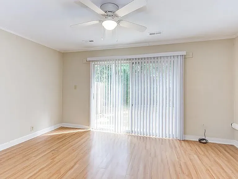 205 Sunrise Ln #D-1 — Photo 4