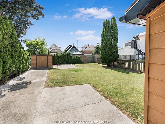 5th image of 74 Barthe St