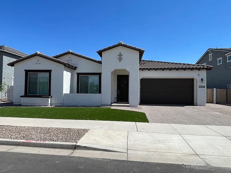 22839 E Nightingale Rd — Photo 1