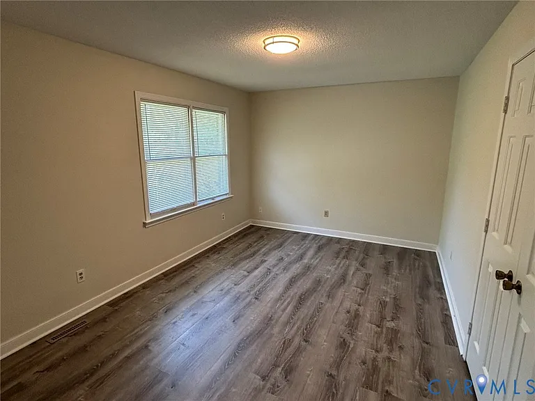 8630 Richmond Rd — Photo 21