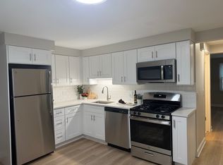 897 Graceland Ave #2E, Des Plaines, IL 60016