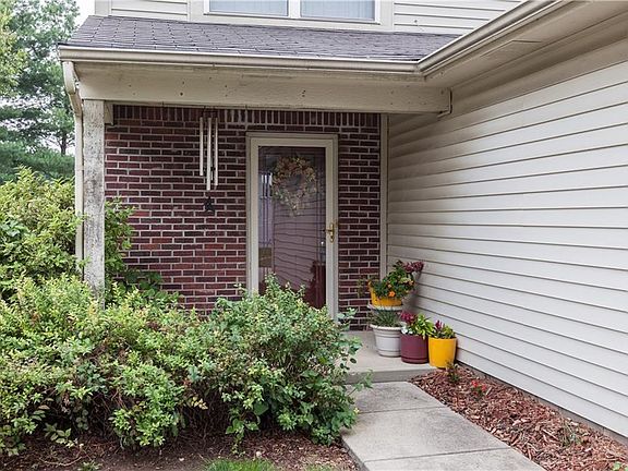 2nd image of 5942 Draycott Dr
