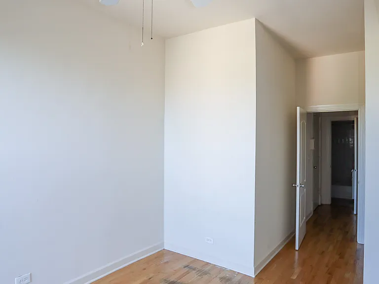 703 W Willow St #2C — Photo 8