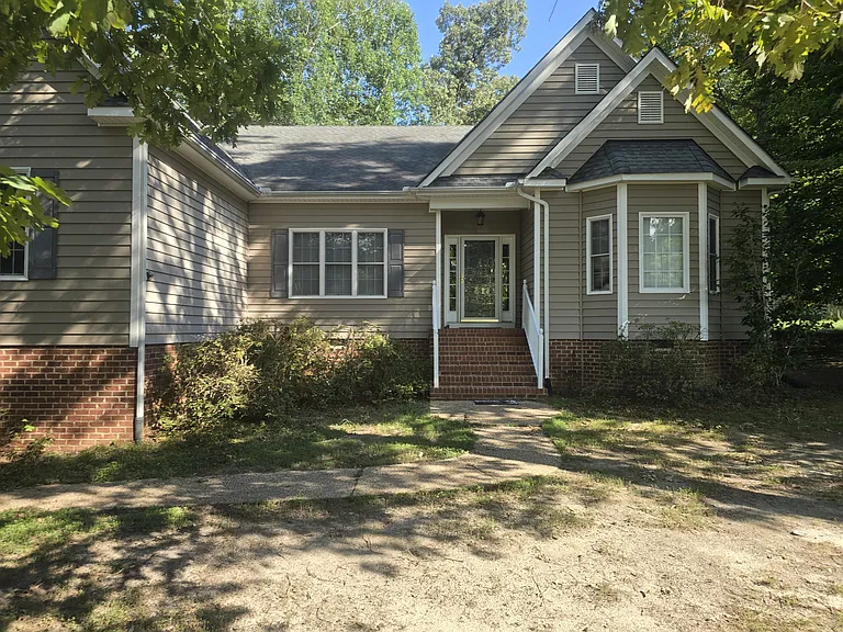 308 Madison Ct — Photo 23