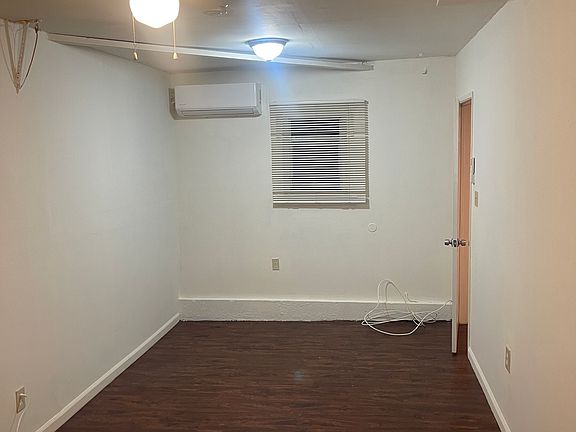 5th image of 428 Markton St