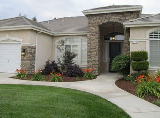 423 W Muncie Ave, Clovis, CA 93619