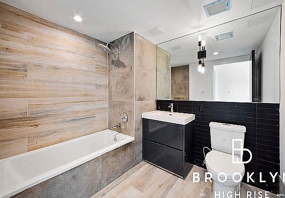 5th image of 21 29th St #427