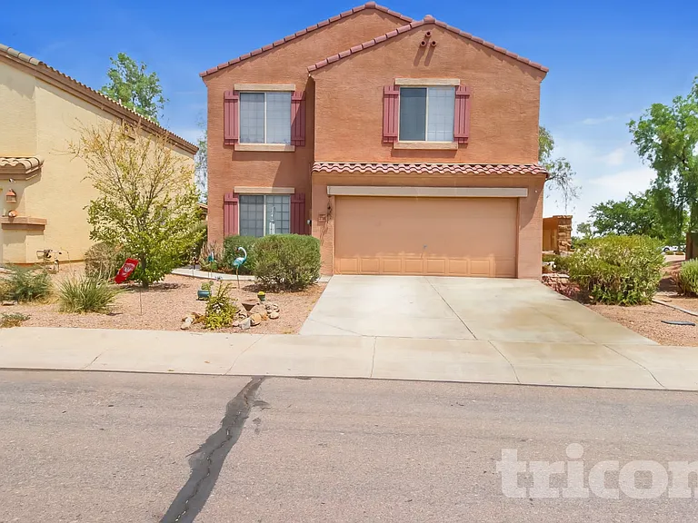 37186 W Amalfi Ave — Photo 1