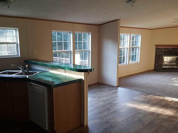 4th image of 180 Goat Ln