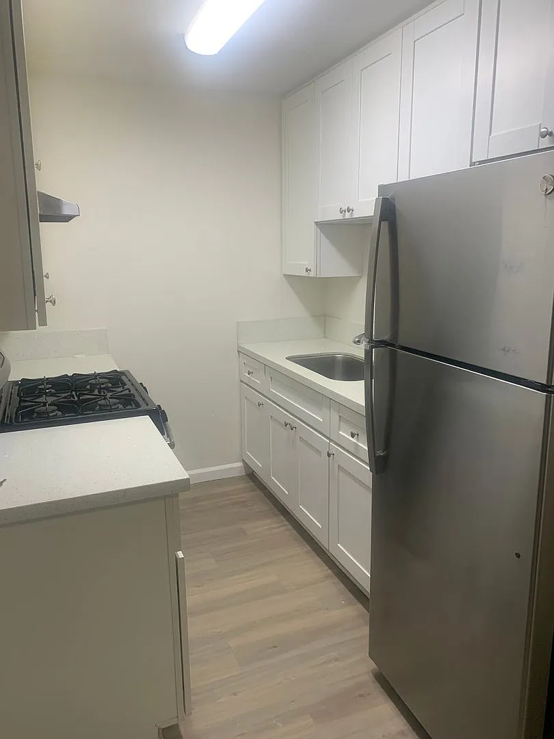 2231 Burroughs St — Photo 1