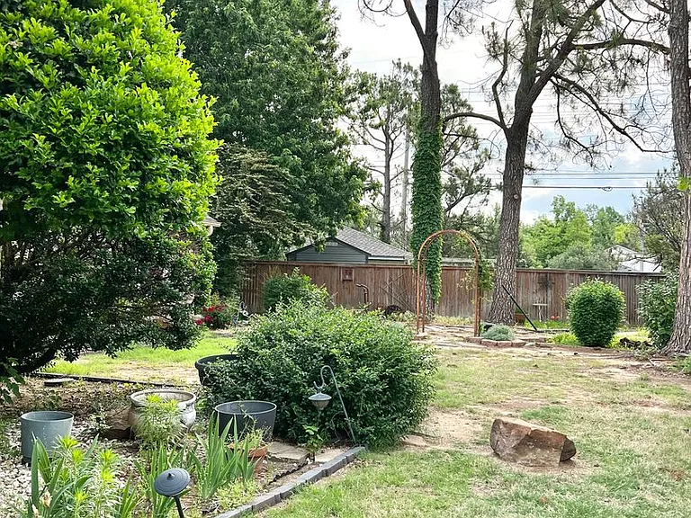 3608 Chatham Ct — Photo 55