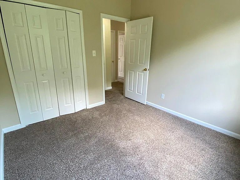 402 Dundee Pl — Photo 15