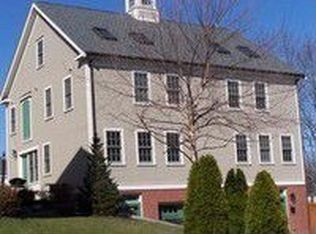 2A Clark St, Amesbury, MA 01913