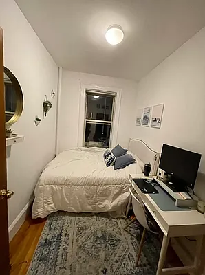 Rented by LJ Sloane Management | media 15