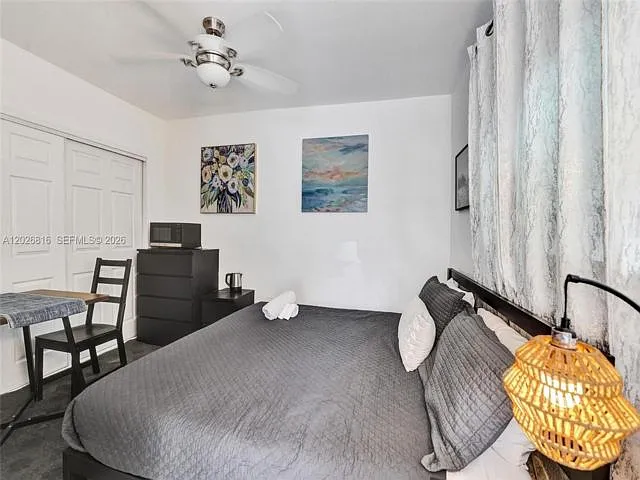 712 SW 7th Ter — Photo 1