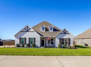 107 Oak View Dr, Godley, TX 76044