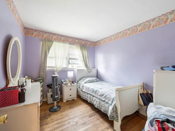 1206 Charter St, Piscataway, NJ 08854