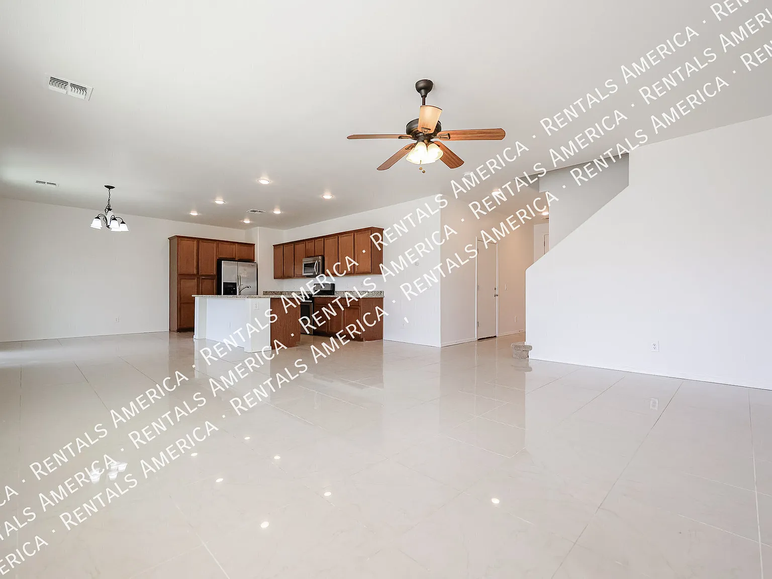 Large Home in Hastings Farms! — Photo 4