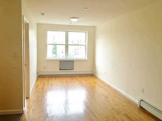 Rented by Sunrise Real Estate | media 71