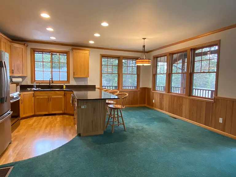 268 Lakeview Dr — Photo 8