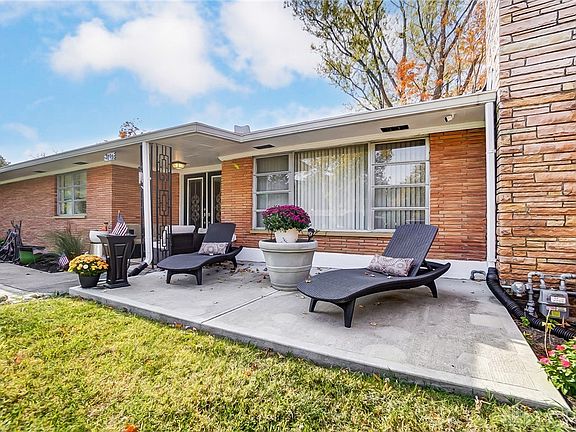 3rd image of 3719 Dorset Dr