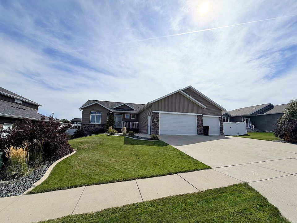1st image of 531 Quarry Ln