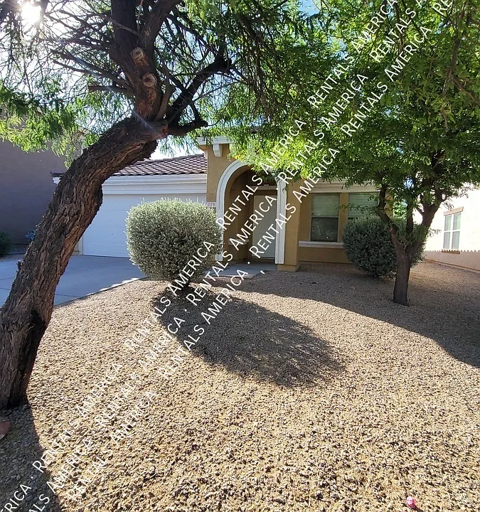 776 E Cowboy Cove Trl