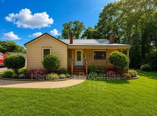 638 Salisbury Rd, Statesville, NC 28677