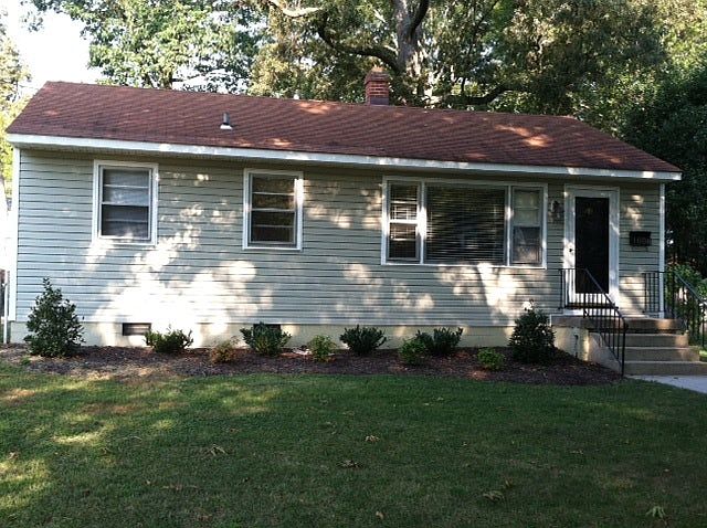1st image of 1008 W 47th St