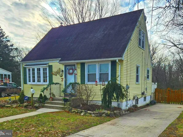 9 Harwick Dr, Hamilton, NJ 08619