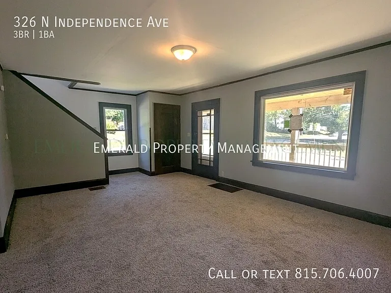 326 N Independence Ave — Photo 4