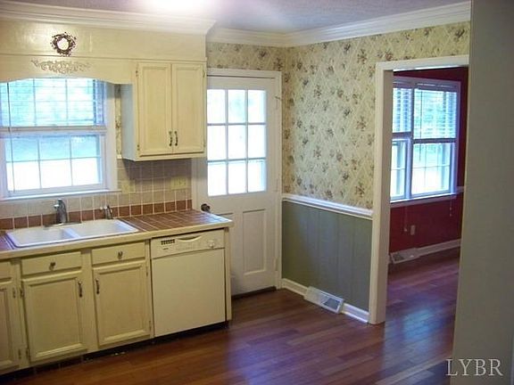4th image of 154 Wildwood Dr