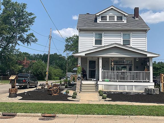 3rd image of 12018 Longmead Ave