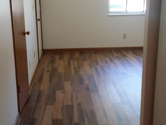 2nd image of 153 Hickory Ln