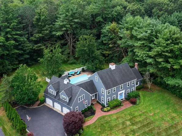 45 R F Higgins Dr, Norwell, MA 02061