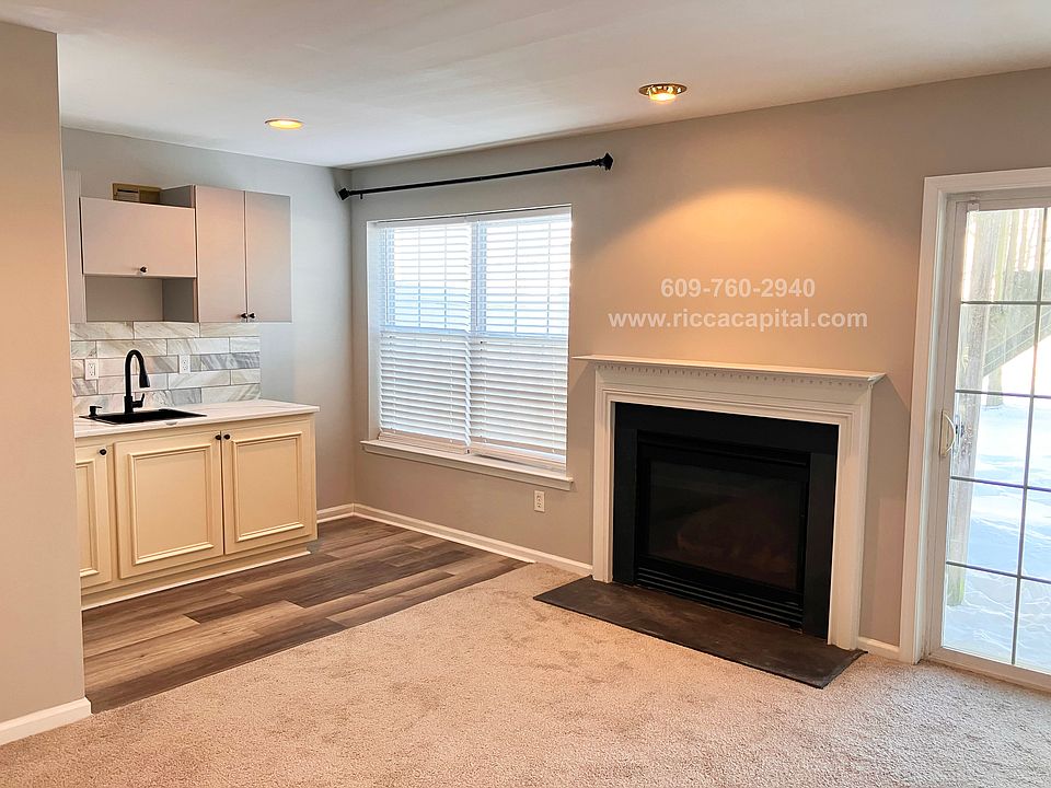 1st image of 35 Highgrove Ct