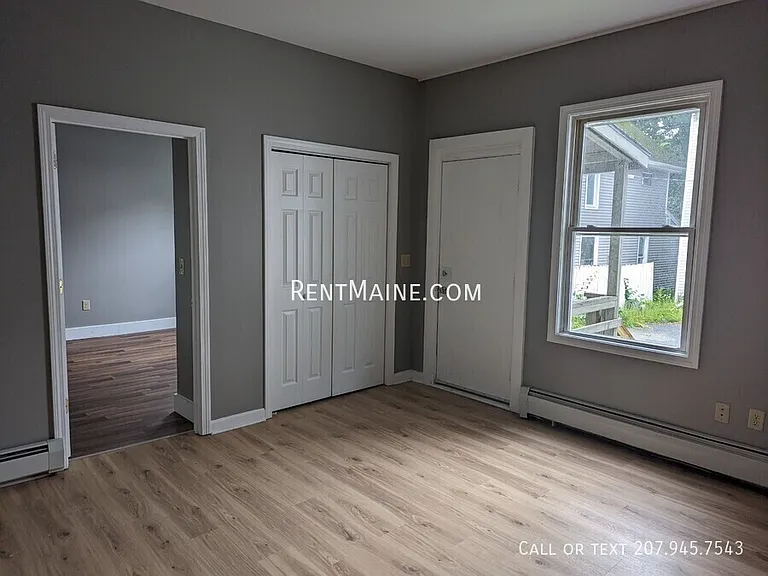 380 Hammond St #4 — Photo 4