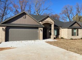 1354 Bay Ave, Springdale, AR 72764