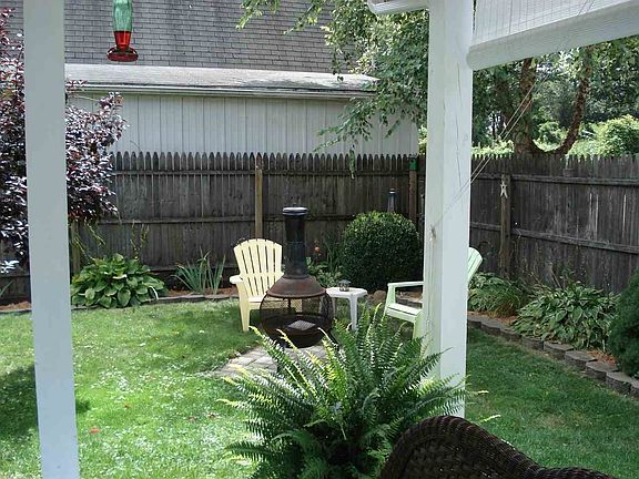 5th image of 5015 E Summerholme Dr