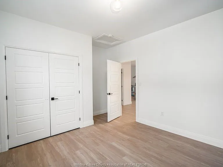 1210 Laurendeau Ave — Photo 12