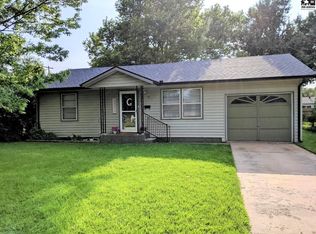 33 Halsey Dr, Hutchinson, KS 67502