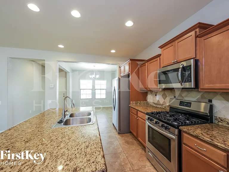 11028 E Silver Springs Ave — Photo 7