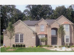 507 Bedlington Dr, Rochester Hills, MI 48307