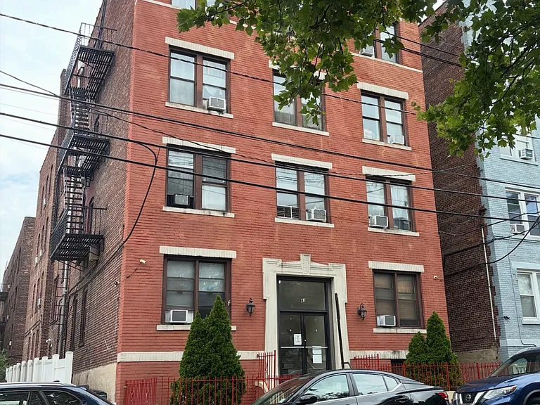 43 Broadway #43 — Photo 10