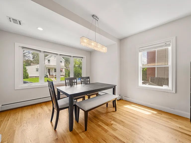 156 Phelps Ave — Photo 4