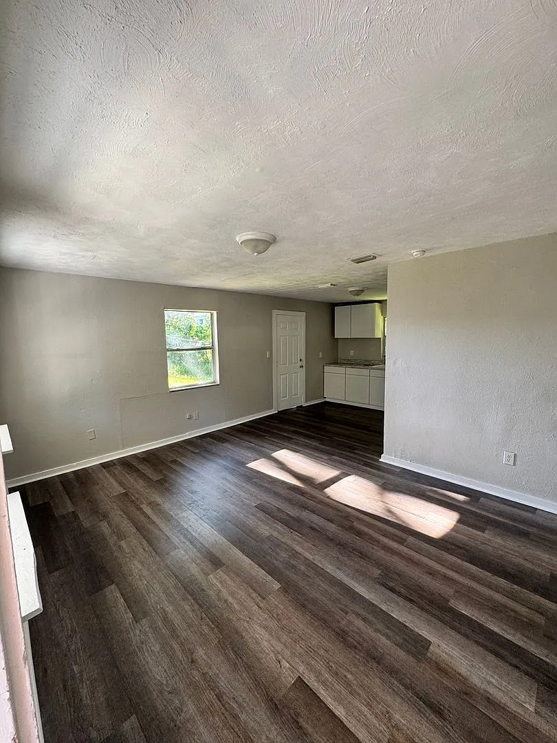 203 D St. Brooksville — Photo 3