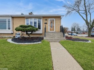 585 E Central Rd, Des Plaines, IL 60016