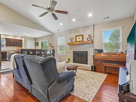 2nd image of 7426 Cobblestone West Dr